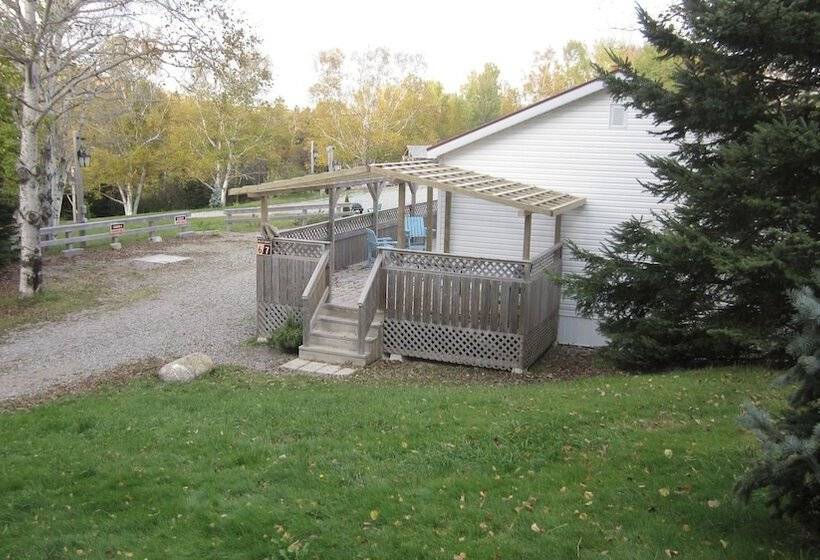 בית מלון כפרי Skyline Cabins