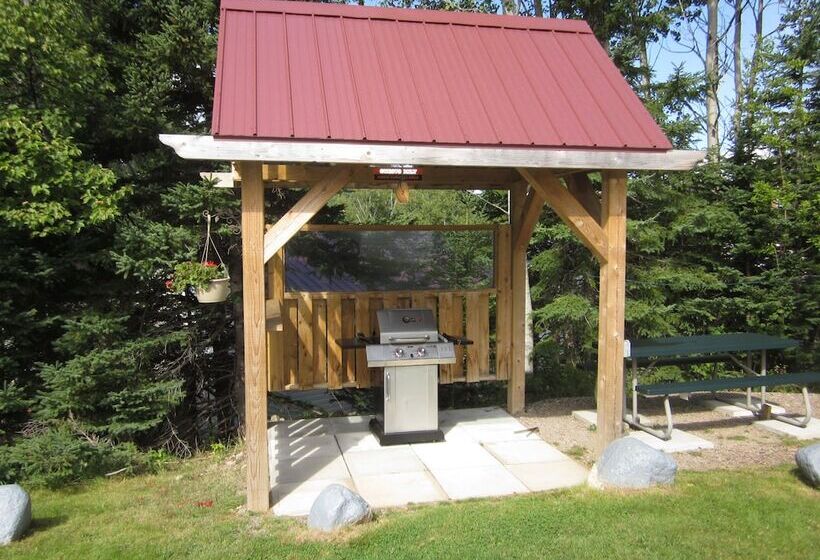 בית מלון כפרי Skyline Cabins