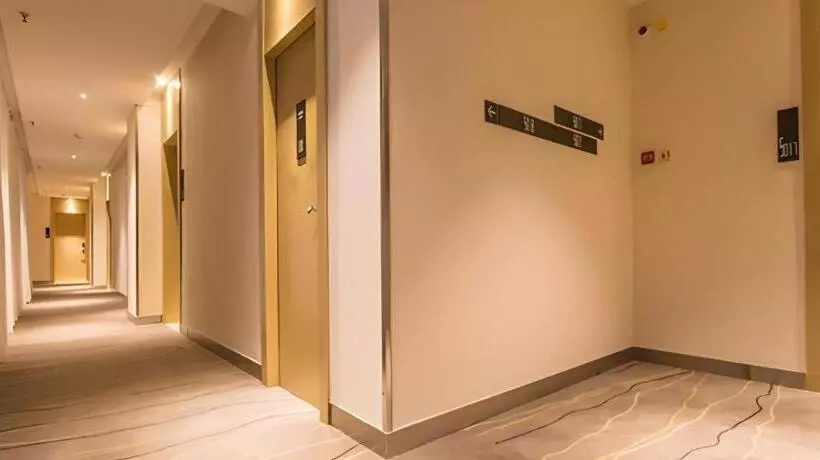 Hotelli City Comfort Inn Liuzhou Rongshui Fengsha