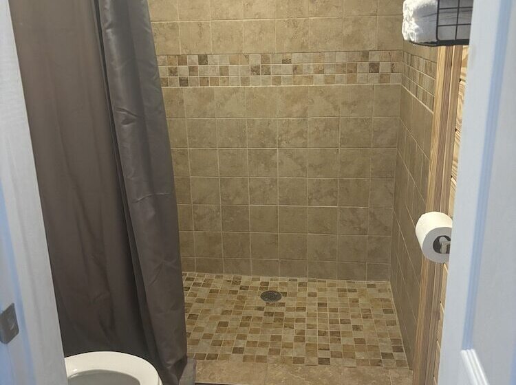 Good Times Motel And Marina