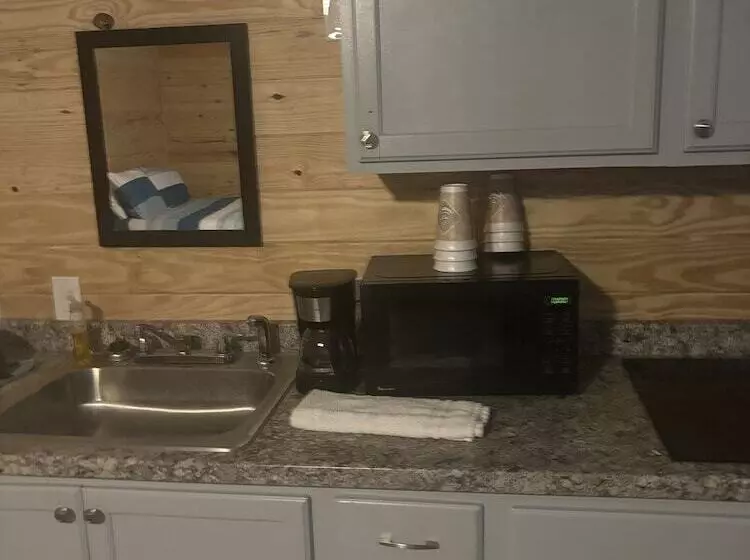 Good Times Motel And Marina