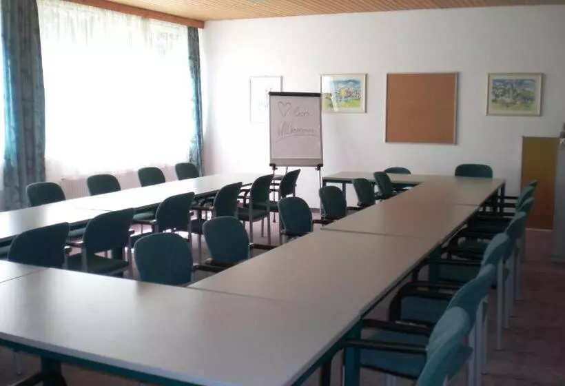 Hotelli Gasthof Und Pension Haunschmid