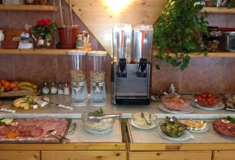 Hotelli Gasthof Und Pension Haunschmid