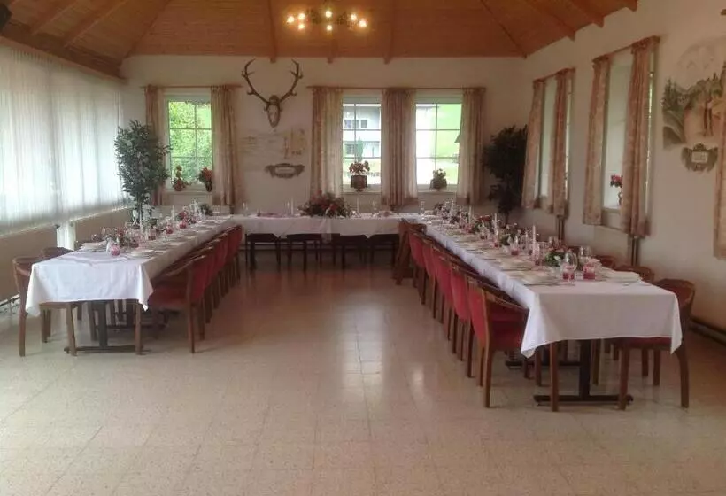Hotelli Gasthof Und Pension Haunschmid