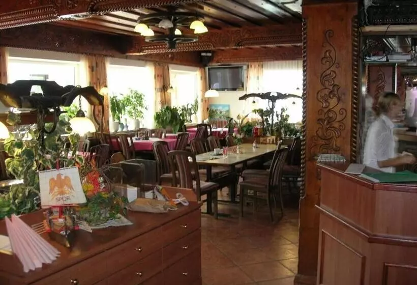 Hotelli Gasthof Und Pension Haunschmid