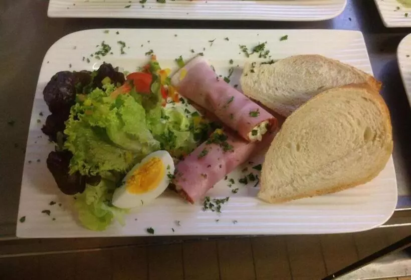 Hotelli Gasthof Und Pension Haunschmid