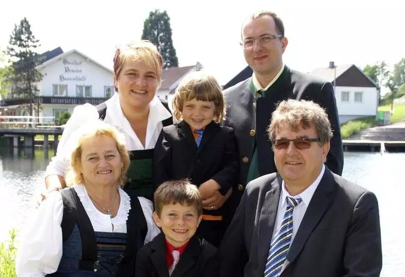 Hotelli Gasthof Und Pension Haunschmid