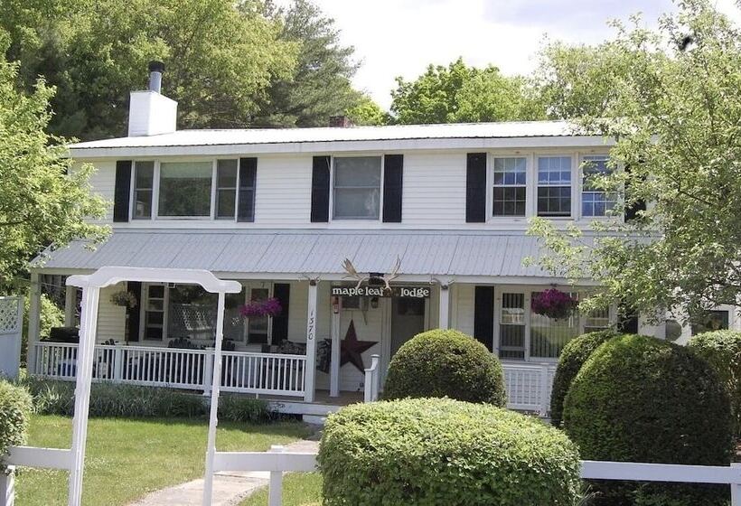 בית מלון כפרי Maple Leaf Lodge