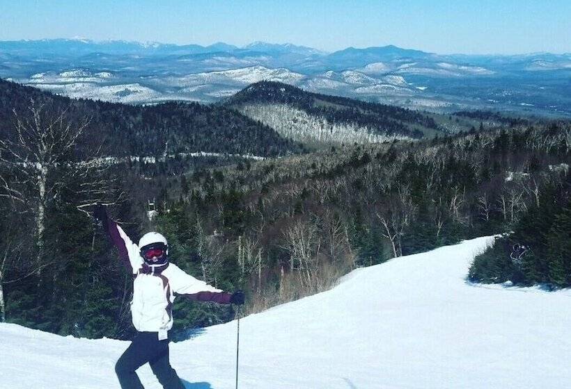 בית מלון כפרי Maple Leaf Lodge