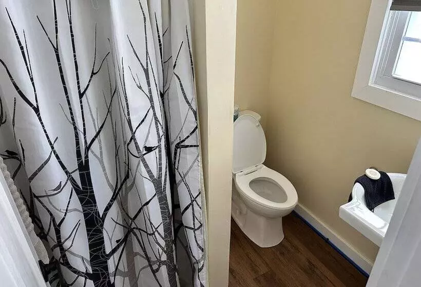 Hotelli Maple Leaf Lodge