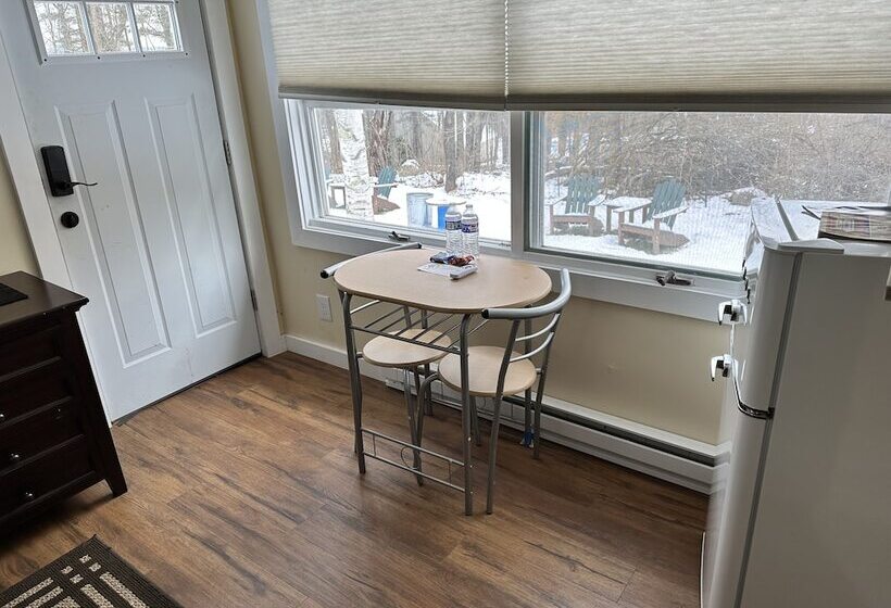 בית מלון כפרי Maple Leaf Lodge