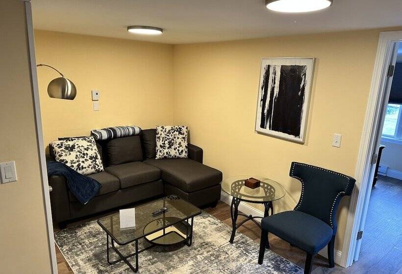 בית מלון כפרי Maple Leaf Lodge