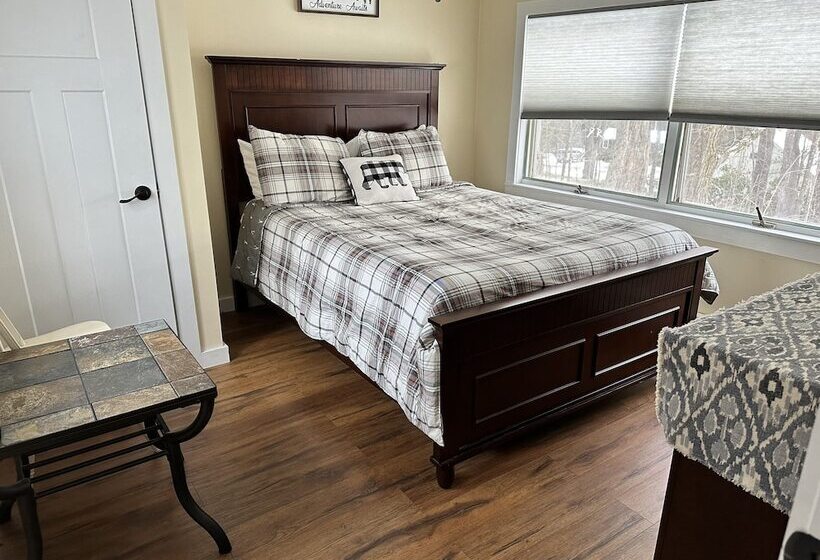 בית מלון כפרי Maple Leaf Lodge