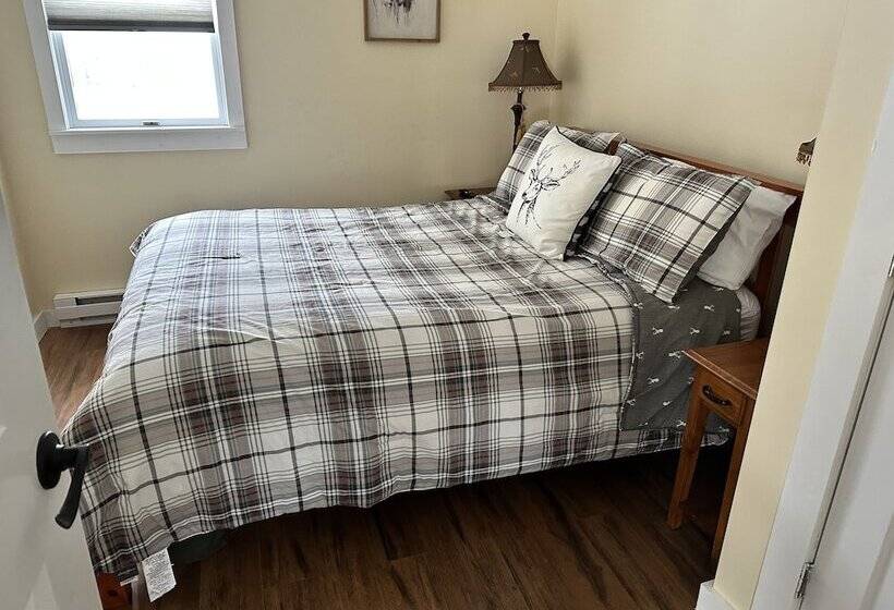 בית מלון כפרי Maple Leaf Lodge