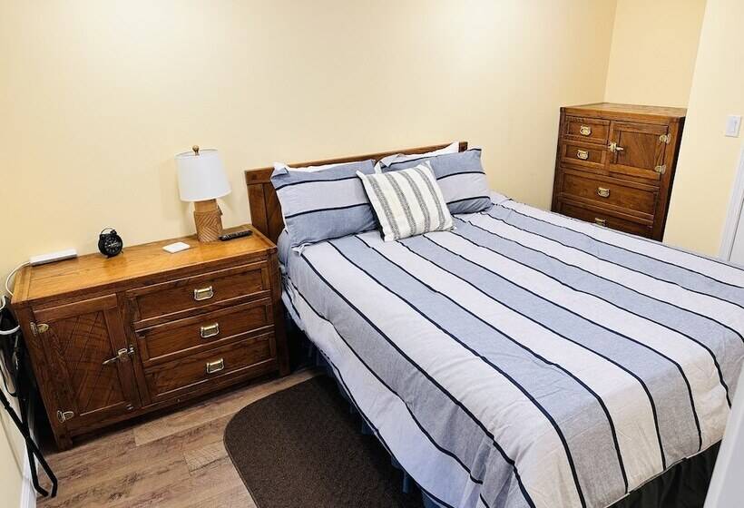 בית מלון כפרי Maple Leaf Lodge