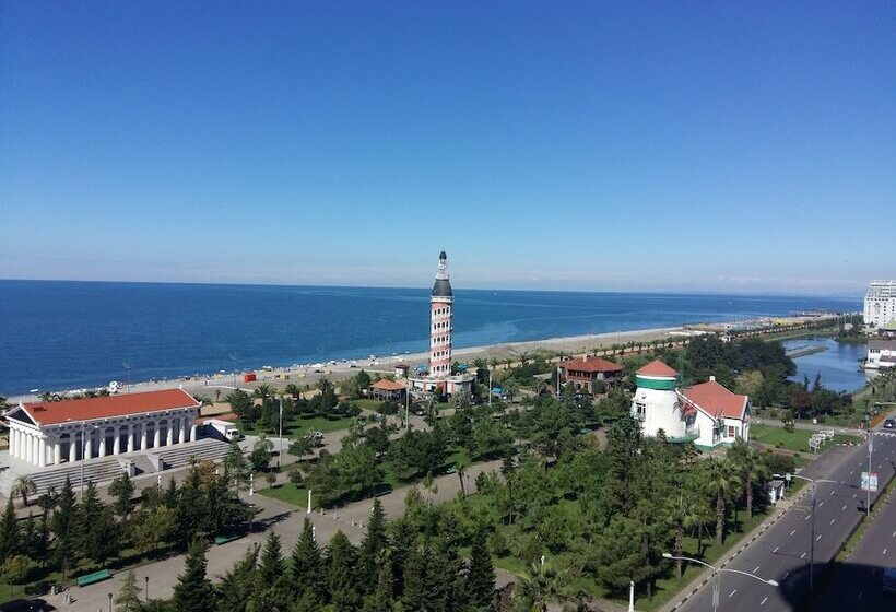 هاستل Rock Hotel First Line