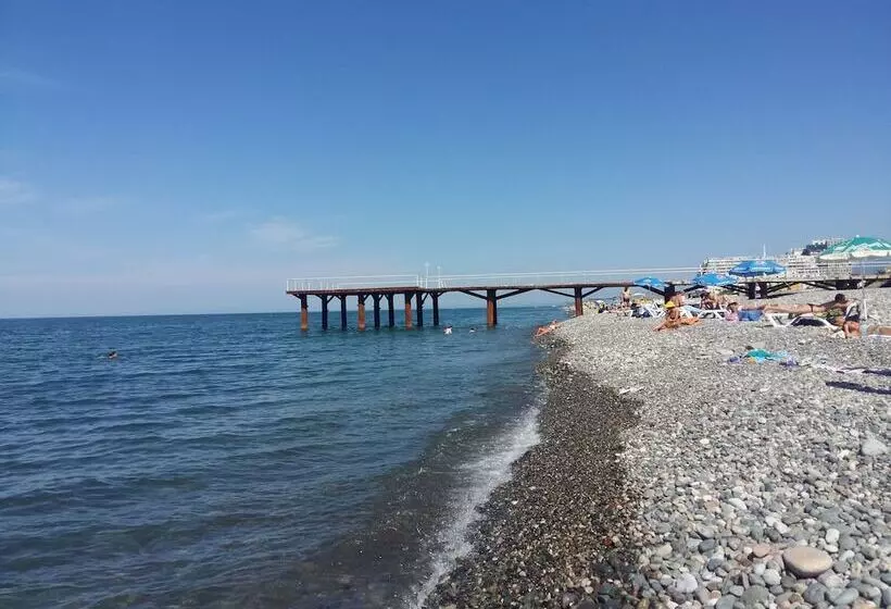 هاستل Rock Hotel First Line