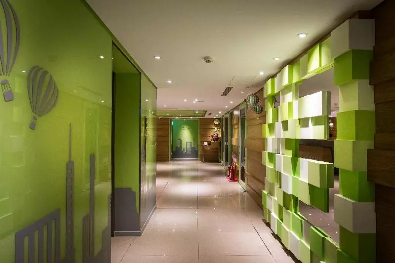 Green World Hotel   Zhonghua