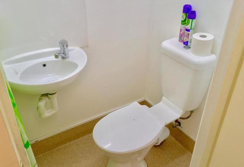 Hobart's Accommodation & Hostel