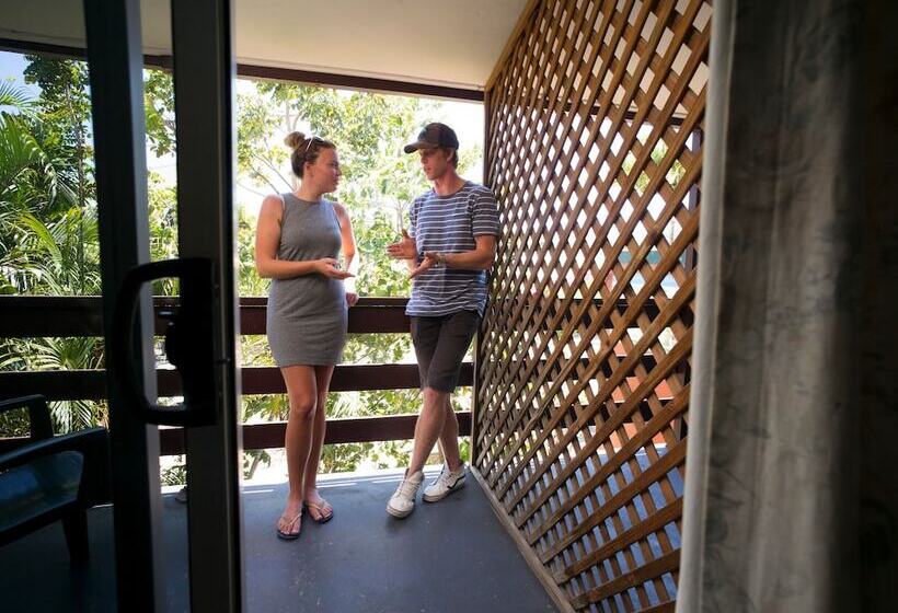 בית מלון כפרי The Hostel, Airlie Beach