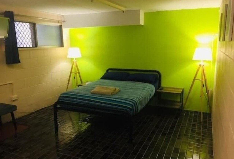 בית מלון כפרי The Hostel, Airlie Beach