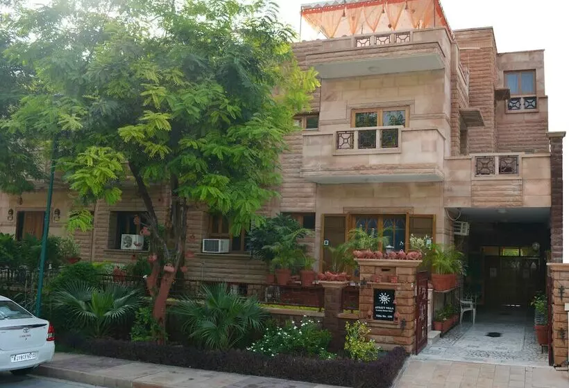Hotel Apnayt Villa