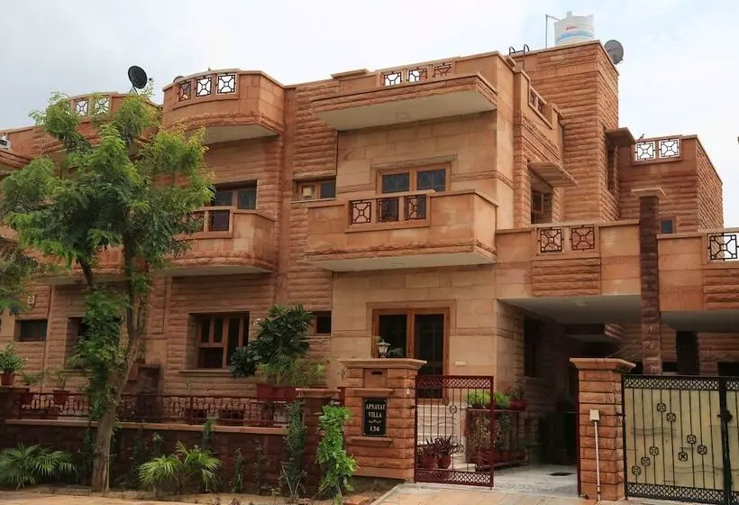 Hotel Apnayt Villa