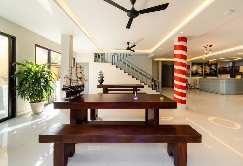 هتل Bed Station Hostel & Pool Bar Hoi An