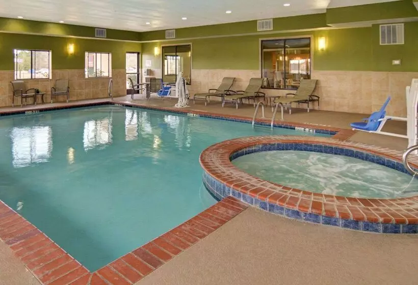 בית מלון כפרי Comfort Suites Lindale