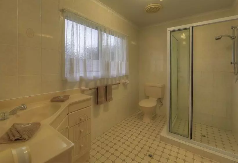 هتل Daydreamer Holiday Apartments