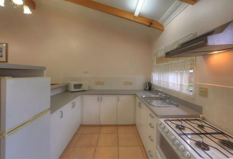 هتل Daydreamer Holiday Apartments