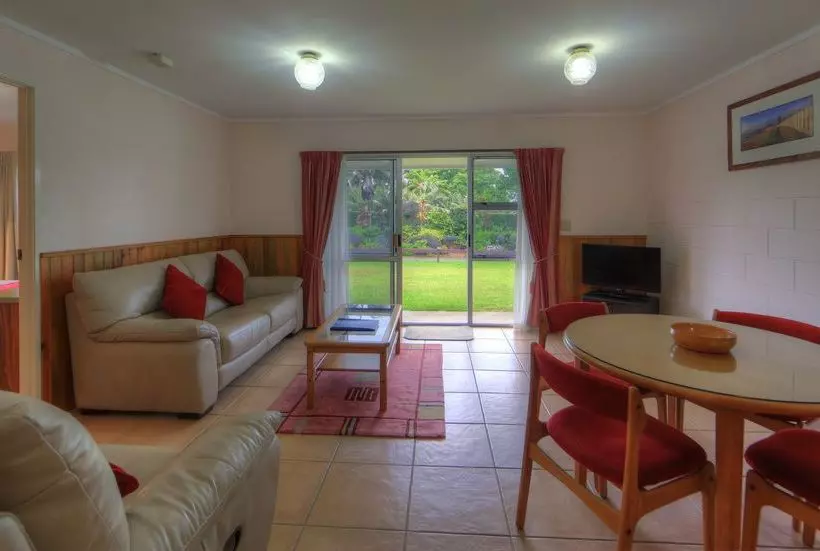 هتل Daydreamer Holiday Apartments