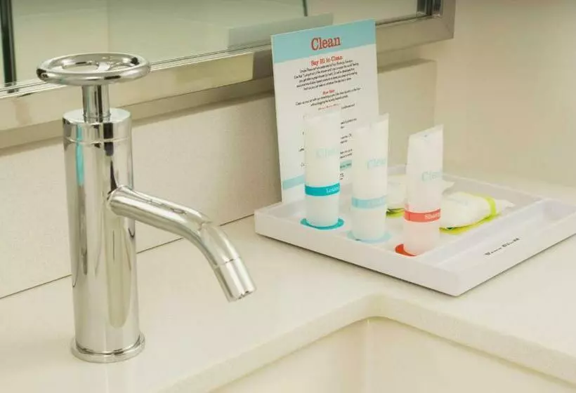 호텔 Four Points By Sheraton New York Downtown