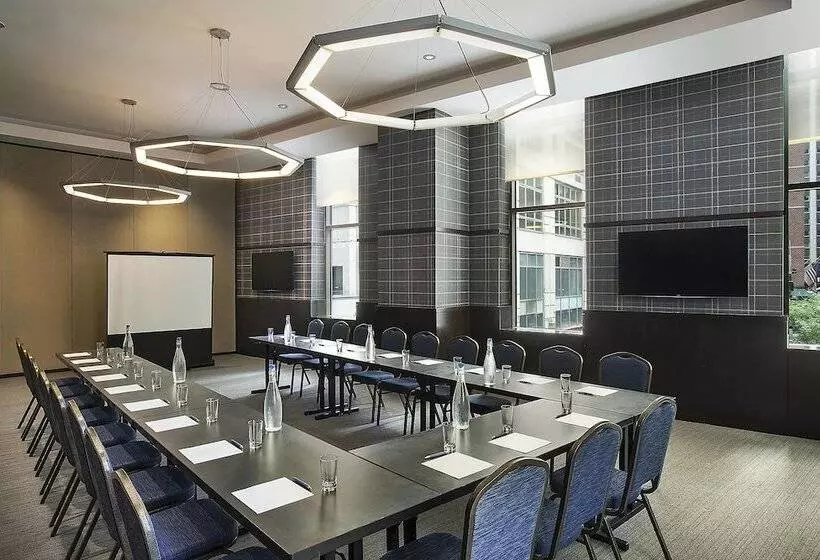 호텔 Four Points By Sheraton New York Downtown
