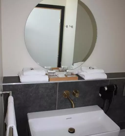 בית מלון כפרי La Ferme Blanche, The Originals Relais