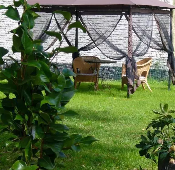 בית מלון כפרי La Ferme Blanche, The Originals Relais