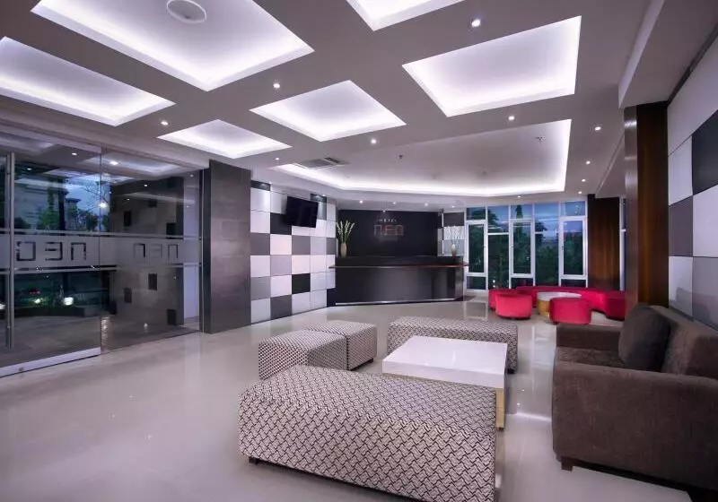 호텔 Neo Denpasar By Aston