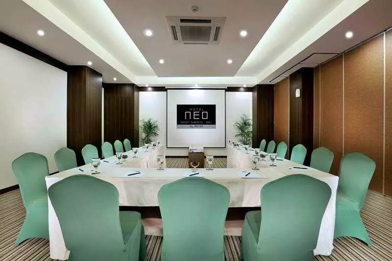 호텔 Neo Denpasar By Aston