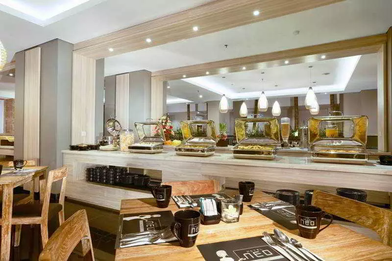 호텔 Neo Denpasar By Aston