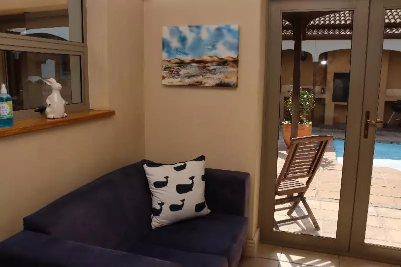 Hotelli On The Cliff Guest House