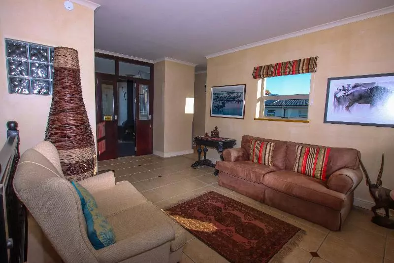 Hotelli On The Cliff Guest House