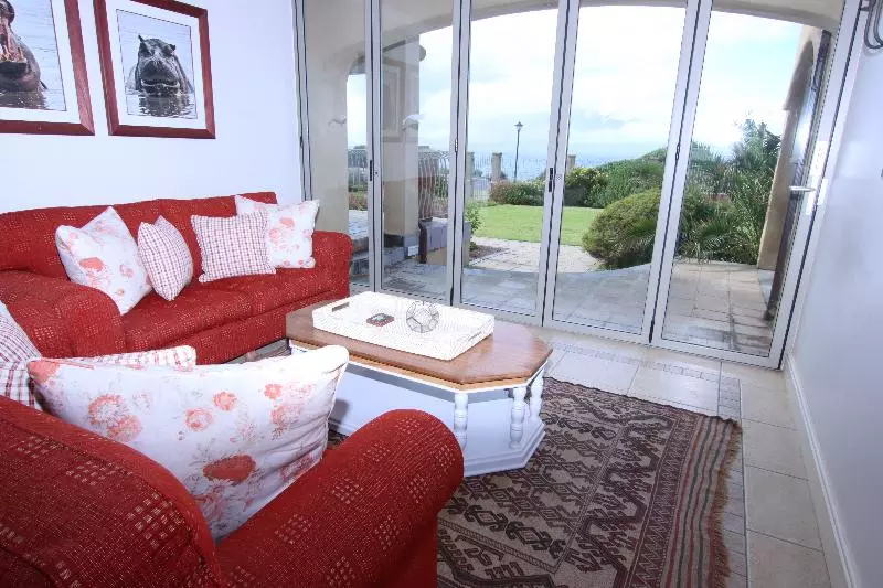 Hotelli On The Cliff Guest House