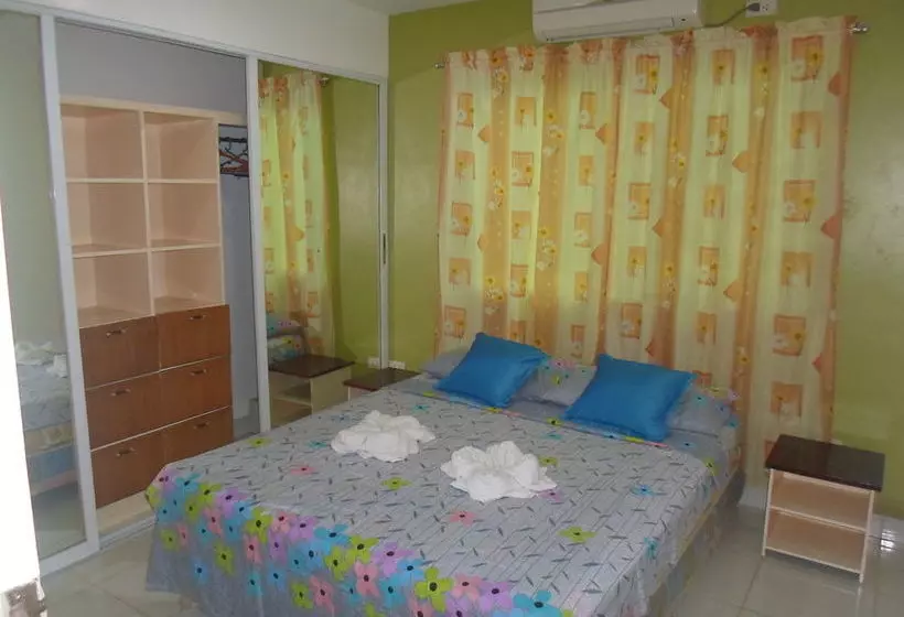 Hotel Roxon Apartments