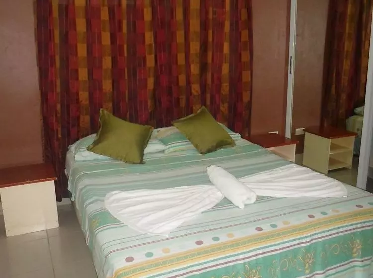 Hotel Roxon Apartments