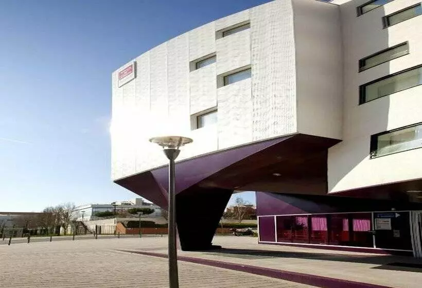 هتل Séjours & Affaires Massy Atlantis