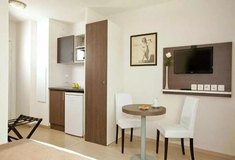 هتل Séjours & Affaires Massy Atlantis