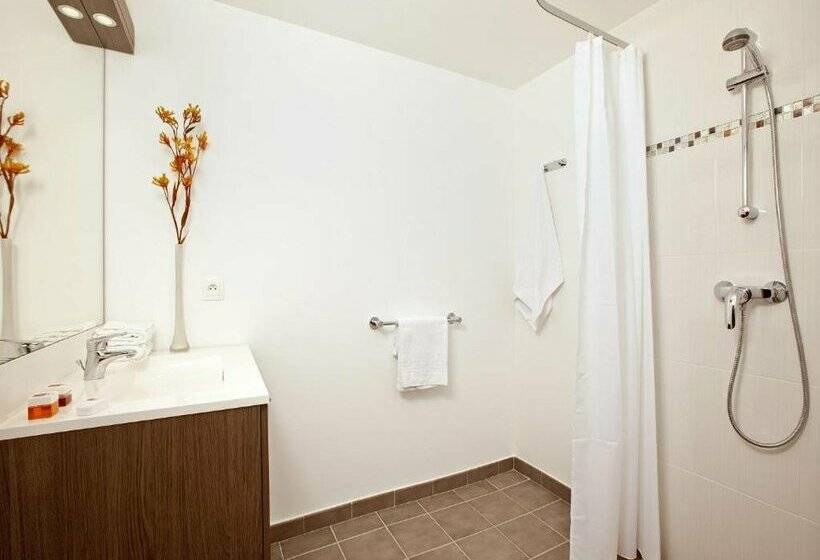 هتل Séjours & Affaires Massy Atlantis