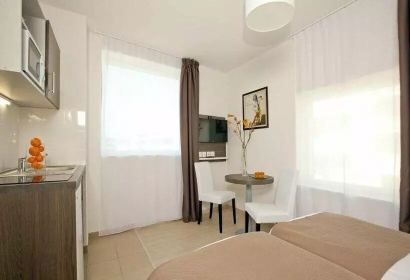 هتل Séjours & Affaires Massy Atlantis