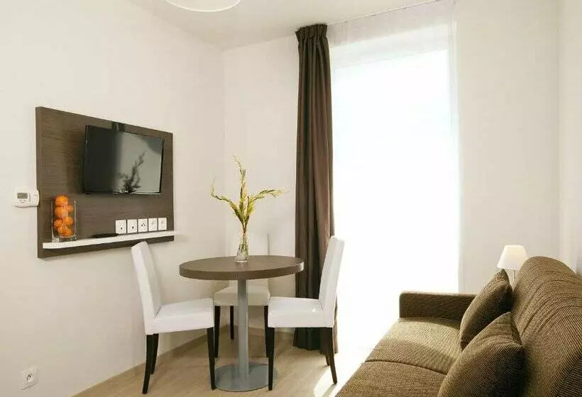 هتل Séjours & Affaires Massy Atlantis