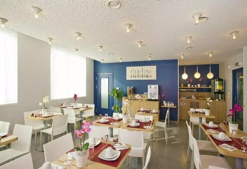 هتل Séjours & Affaires Massy Atlantis